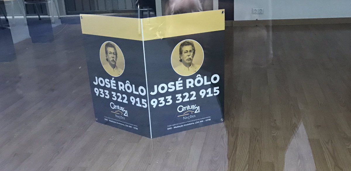 cocaropt's tweet photo. @jose_simao Olha aí um predestinado! Corretor imobiliário em Lisboa! Esse deve fazer um monte de rolo! https://t.co/Fs79IbAYgR