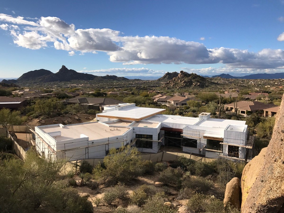 PHXArchitecture's tweet photo. Under construction... @AspectFineHomes @LiquidEvolution #phxarch #phxarchitecture #aspectfinehomes #liquidevolutionpools #contemporarydesign https://t.co/F1hA2ykufD