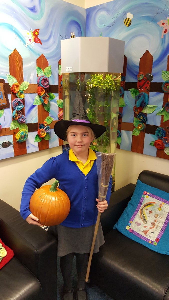 TescoLeighCommunity tweet media