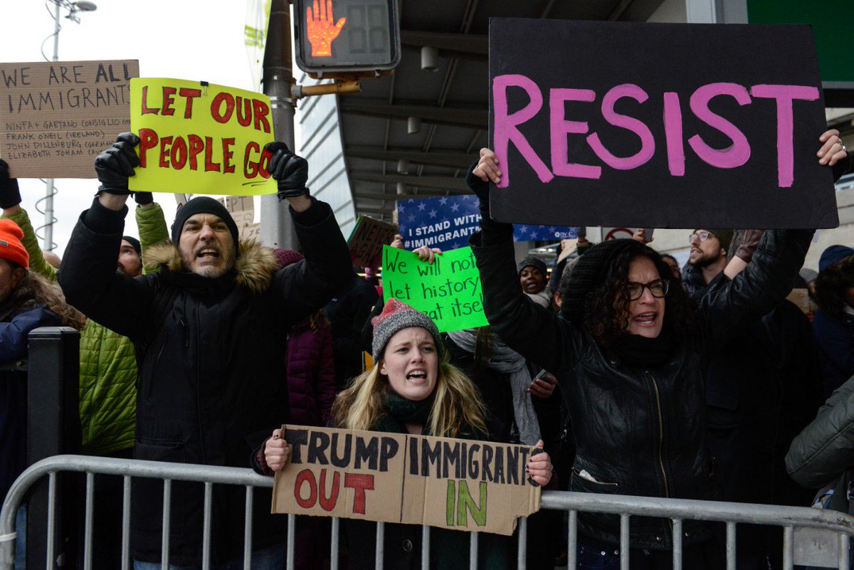 Slate's tweet image. Conservative media continued their defense of Trump’s Muslim ban: slate.me/2kNKWbO