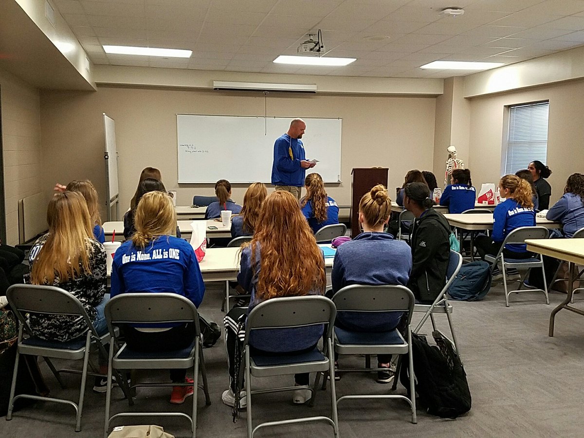 ladybuffssoccer's tweet photo. As your challenges escalate your teamwork has to elevate!
Coach Molder sharing his wise words with us. #OneIsNoneAllIsOne #GoBuffs https://t.co/iwL3djmf6N