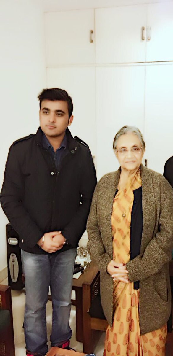 KushagraSaxena_'s tweet photo. Whenever i meet you mam, there's always something new i learn, you're an inspiration #LivingLegend #IronLady #MyLeader 🙏🏻✌🏻
@mukeshtiwariji https://t.co/424HzBTaTn