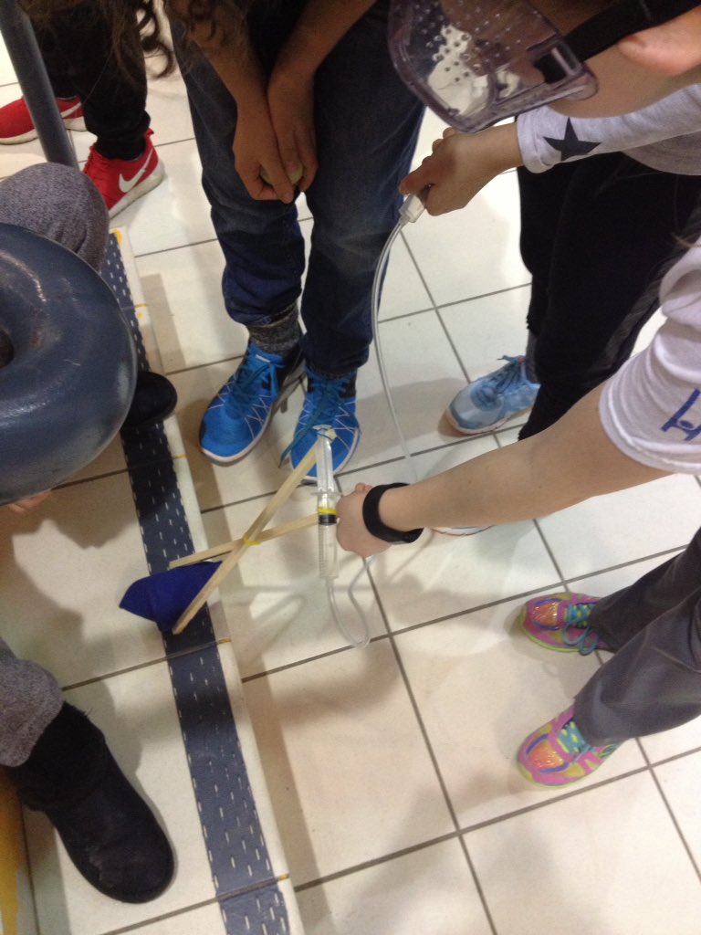 MsKMarshall_RSP's tweet image. Design, build, test, repeat @CRWPS #techproblemsolving