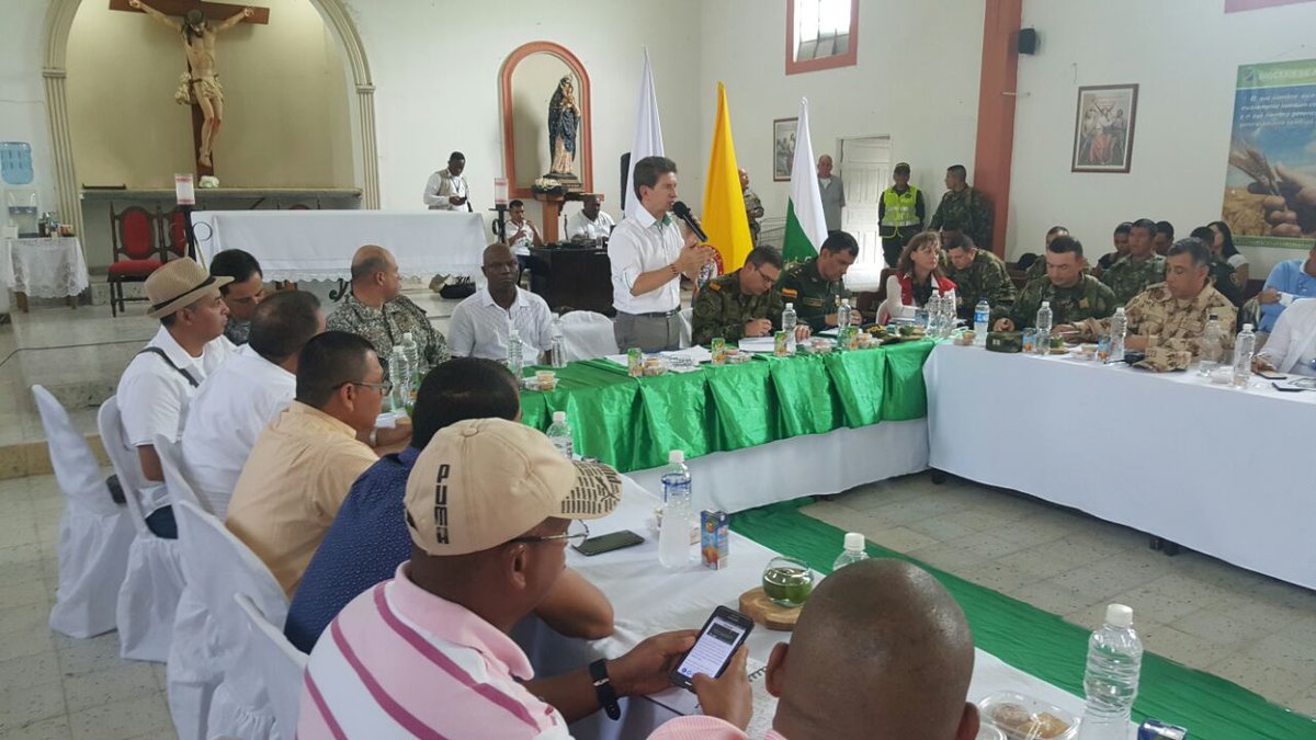 GobAntioquia's tweet photo. #BajiráEsAntioquia | Inicia el Consejo de Seguridad en Belén de Bajirá, presidido por el gobernador, @Luis_Perez_G https://t.co/gRgzjLhPEu