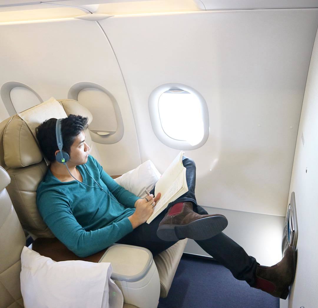 ColoudHP's tweet photo. Prepared for the journey ahead 🎧 📷 chaelanthony #Coloud #TogetherWeAreColoud https://t.co/RUKNupJGGZ