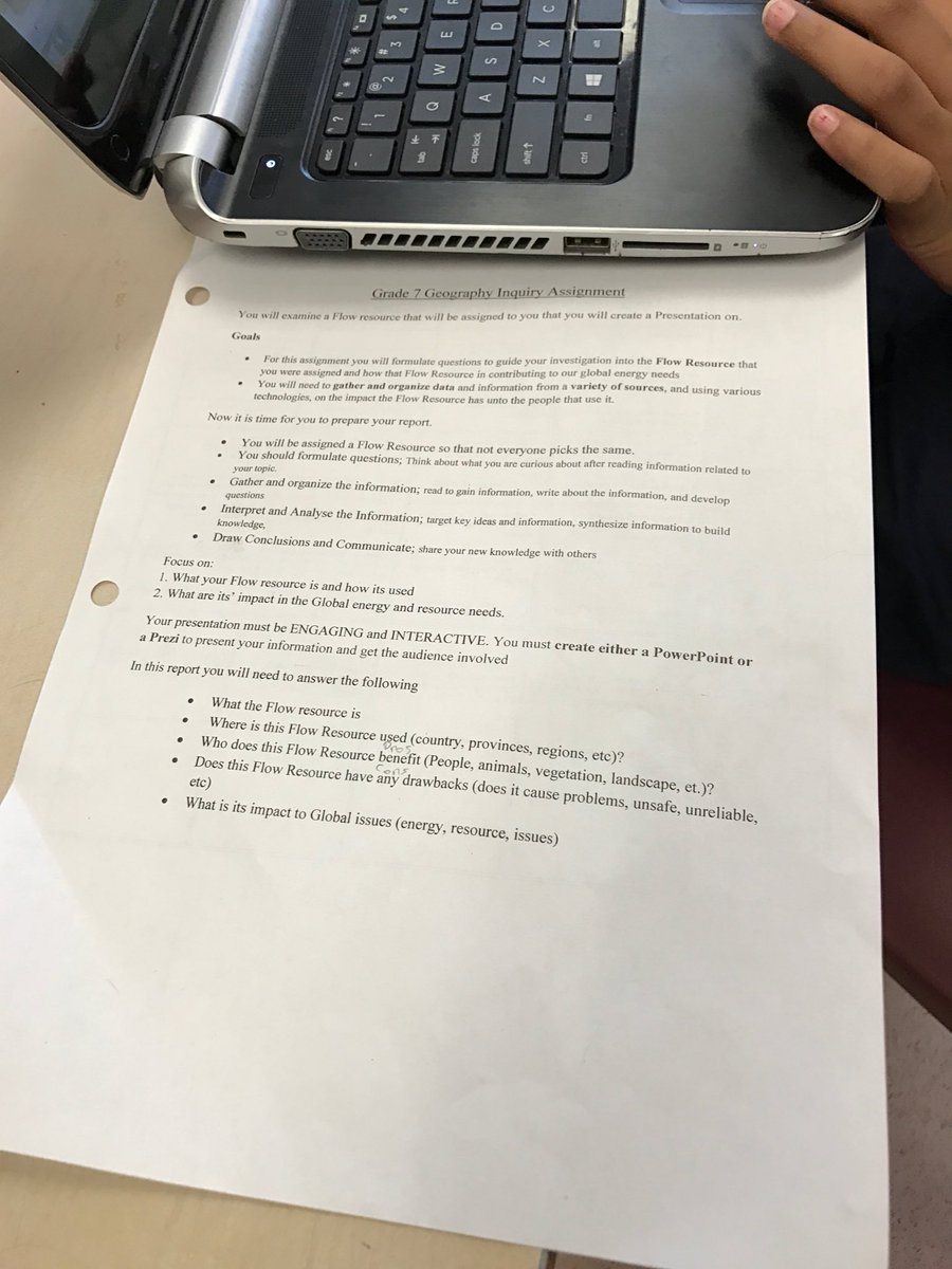 KerrEteach's tweet photo. And @Legersgroi's Gr 7s working on Geography inquiry. #legerlearns https://t.co/7tQCZlpP3z