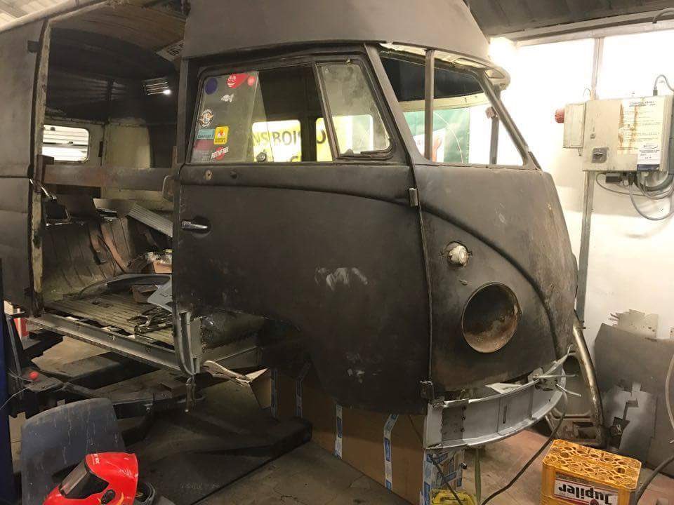 Rothfink's tweet photo. work to #TheRustbus our #aircooled #vwcamper #bus #rothfink #apparel #builtfortheride https://t.co/jiLNaTrvxA https://t.co/gzvNSMxicG