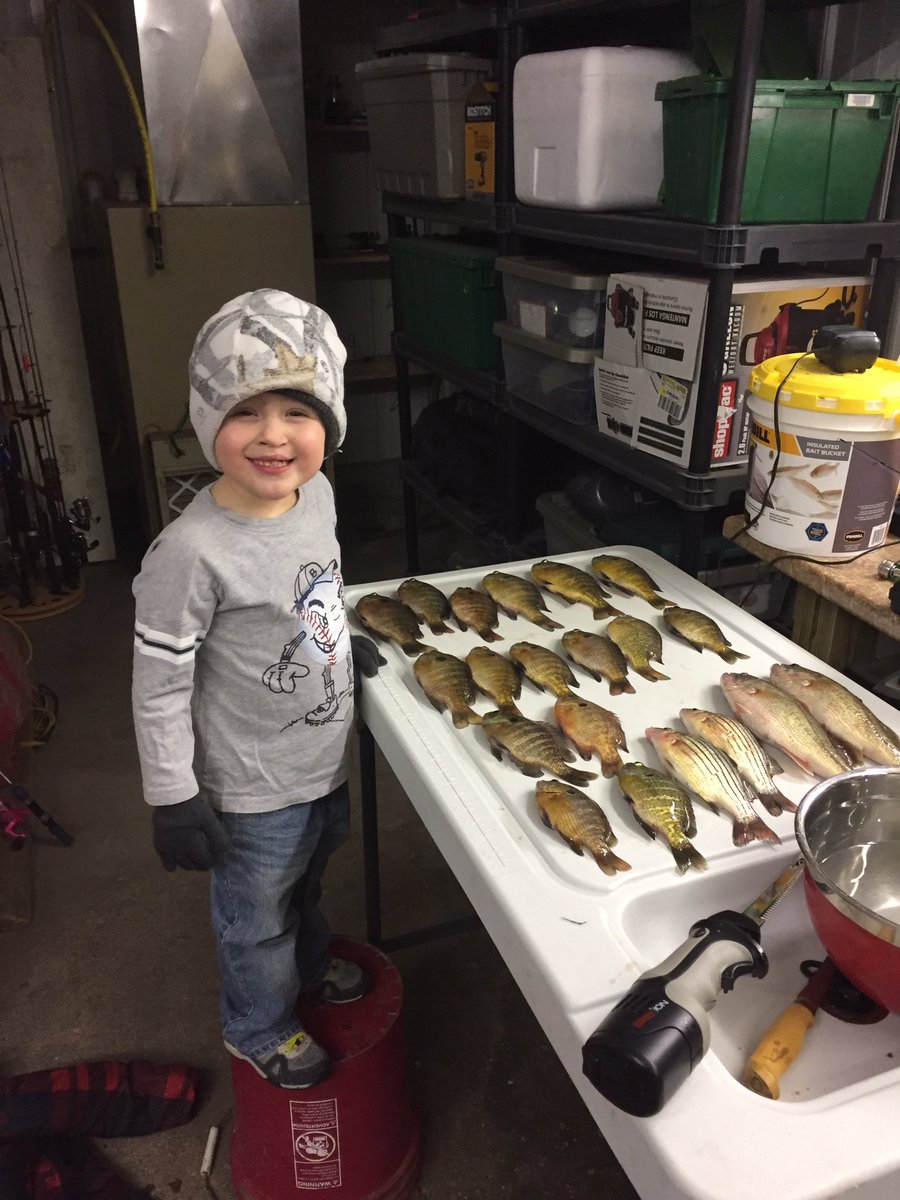 FamilyObsession's tweet photo. Good times with my icefishing buddy! https://t.co/KVJCYtukZU