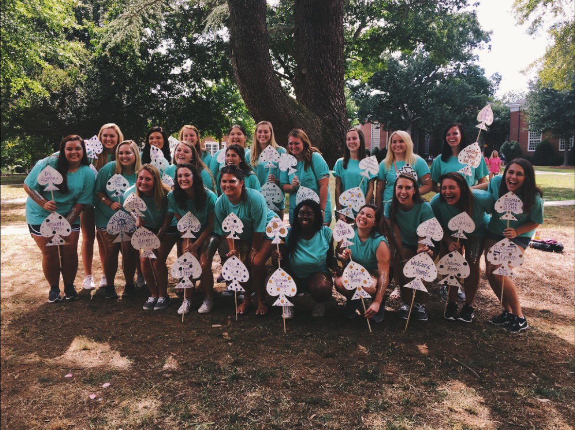 trisigmawingate's tweet photo. Is it okay if we throw it back on a Tuesday? 🤔🤷‍♀️ #bidday2016 https://t.co/rgREKsKacB