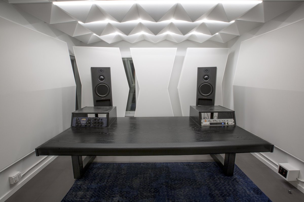 frcllarch's tweet photo. Just finishing up a studio in LA #musicstudio #recordingstudio #producing https://t.co/imvdrWTkTZ