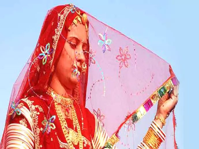 हिमाचल प्रदेश के इस गांव में है एक ऐसी परम्परा, जहां शादी के बाद महिलाओं को बिना कपड़े के गुजारने पड़ते हैं पांच दिन