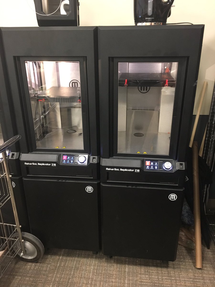 Kevin_Carroll_'s tweet photo. Taking a tour of the @MIXLabDesign at @montclairstateu @FelicianoCenter #njed  VERY Cool!! https://t.co/BBFIMUps81