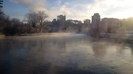 hydroottawa's tweet photo. Steam coming off the river &amp; sun is shining upstream from #GeneratingStation No. 2, Canada's oldest hydroelectric station still in operation https://t.co/1cT7ews7xl