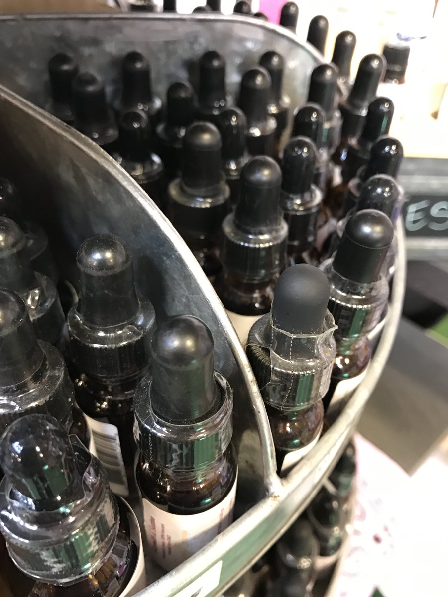 sixsmith_sexton's tweet image. Our essential oil class has been moved to 2/19/17 at 2:15pm! Email us at sixsmithsexton@gmail.com to reserve your spot today!!