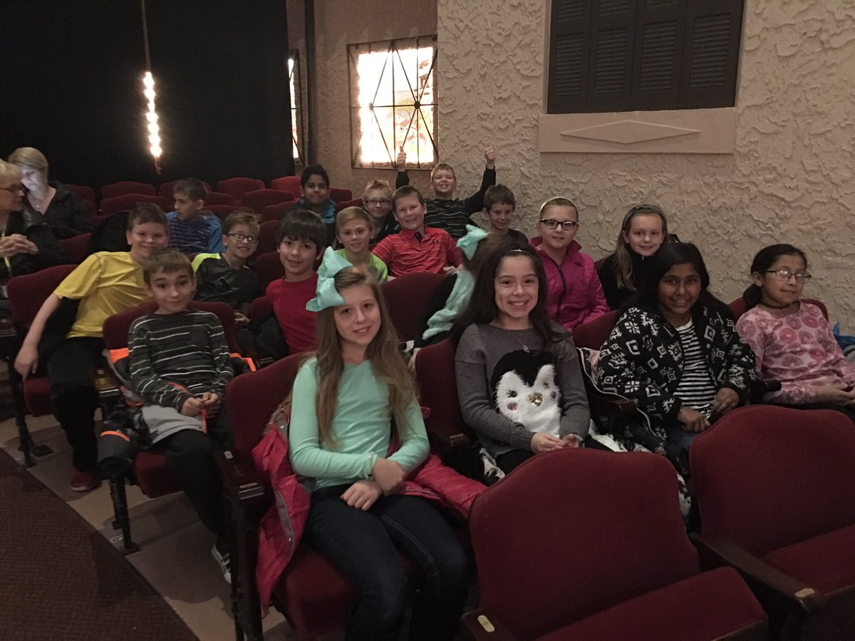 ljkolasinski's tweet photo. @GlacierRidgeD47, @CrystalLakeSD47 #gettingreadytoseejackierobisonattheraue https://t.co/wkcmbNaMQn