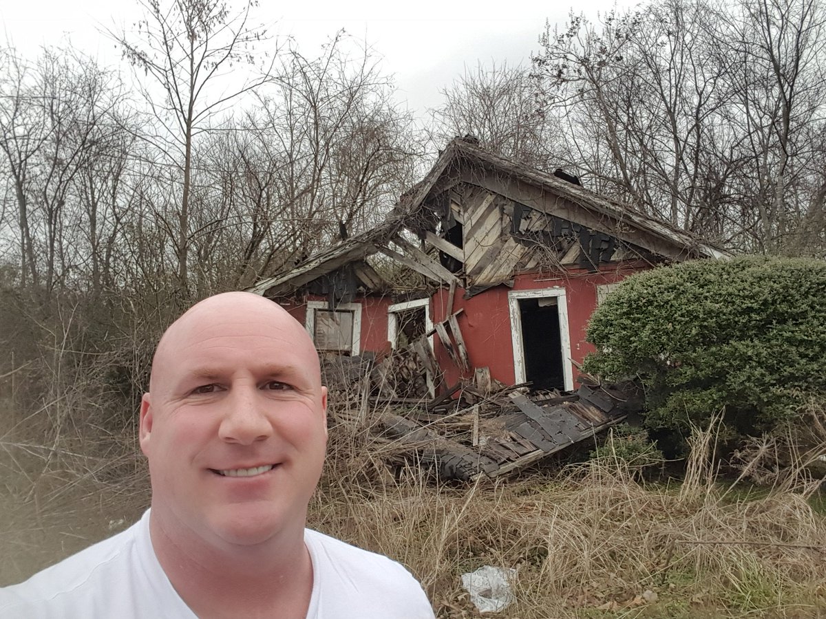 Demo_Doug's tweet photo. When I see a house like this it makes me smile real big because all I see are $$$. #RealEstate #DougClark https://t.co/Nm2hOwjArz