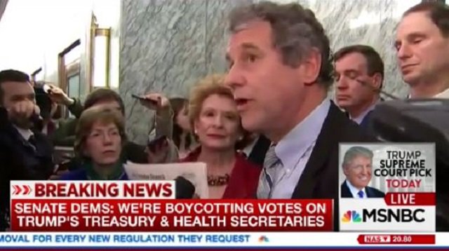 lawcrimenews's tweet image. BREAKING: Senate Dems to Prevent Vote for Trump Picks Alleging Nominees ‘Lied’ bit.ly/2jQJNyr