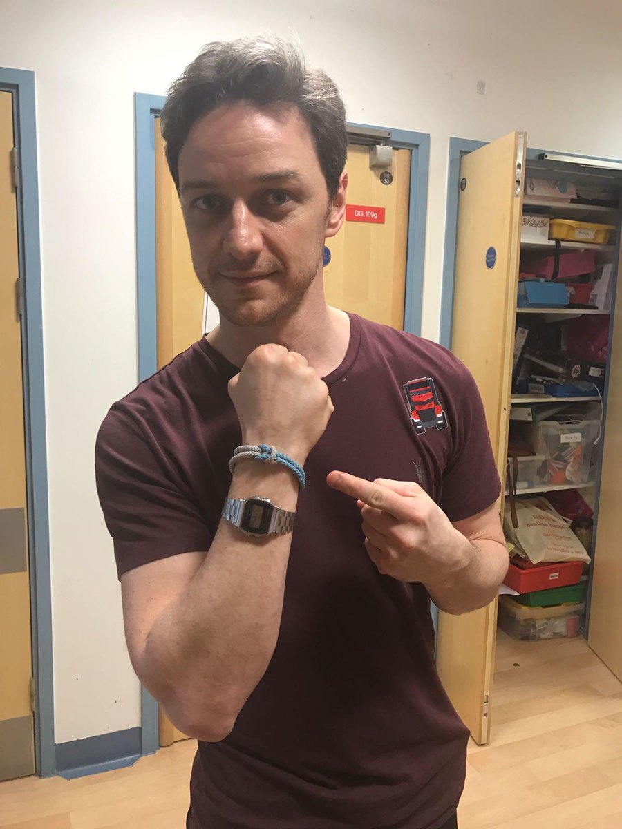 royalmarsden's tweet photo. A big thank you to James McAvoy for coming in to see our patients and staff. And for sporting our #WorldCancerDay Unity Band! https://t.co/SMKAAeAVAN