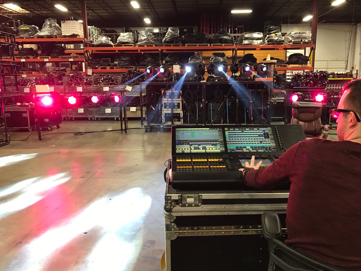 ExpMorris's tweet photo. Always up to something #MorrisPrep @MALighting #GrandMA2 @ClayPakyNews #sharpy @PhilipsVariLite #showline https://t.co/UBtsUbAWSI