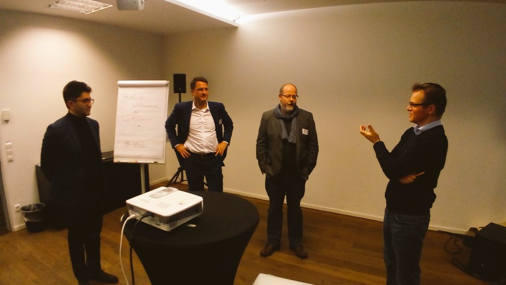 STARTPLATZ's tweet photo. Krönender Abschluss der #iotsp @GreenPocketGmbH @ROCKETHOME @ubirch_IoT @BizDevAngel https://t.co/zSy1I3VIiw