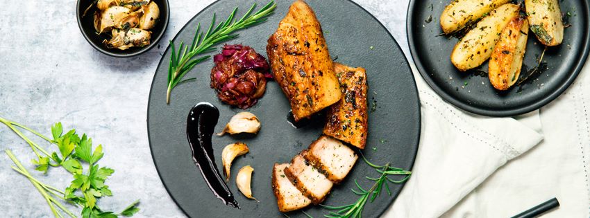 Hmartuk's tweet image. If you still haven&apos;t decided #teamenu tonight, try this roasted pork belly! you can replace #Kimch sauce with #쌈장 &amp;gt;&amp;gt; bit.ly/2kM6UZw