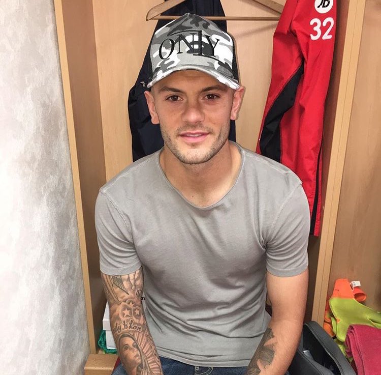 on1yworld's tweet photo. @JackWilshere Wearing #O1 Head over to the site to cop the Siberian Camo 👉🏾https://t.co/cNVhHazoZx ☝🏾💯 #O1Lifestyle #On1yWorld #JackWilshere https://t.co/OT0P2esPj6