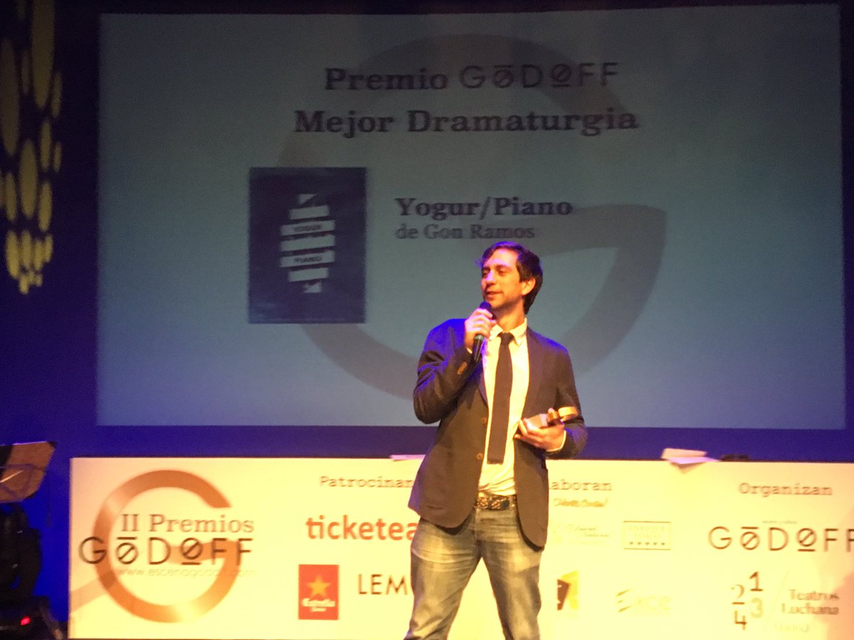 El premio a #MejorDramaturgia en la II edición de los #PremiosGodoff recae sobre <a href="/YogurPiano/">Yogur Piano</a>