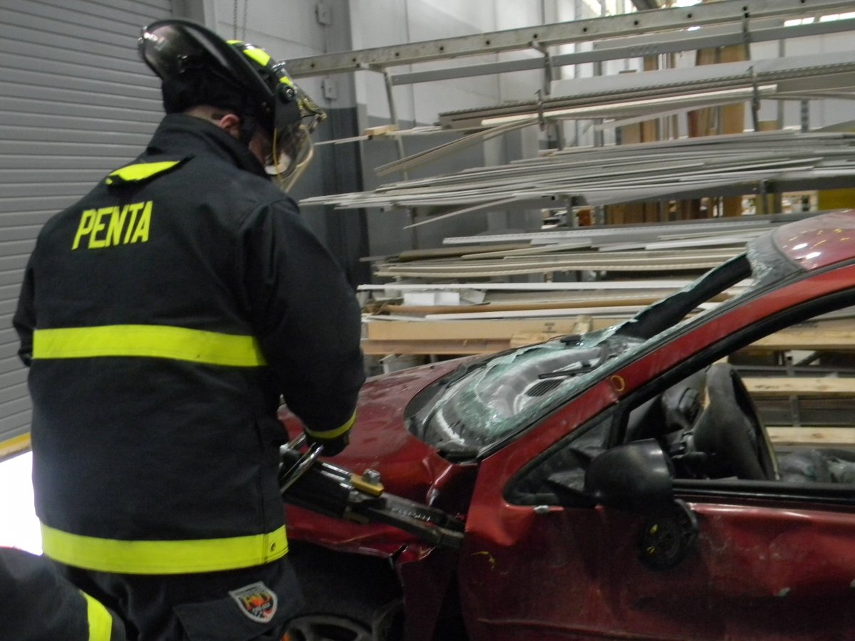 pentacareerctr's tweet photo. Public Safety/EMT-Fire students received hands on training today using the "Jaws of Life" rescue tool. https://t.co/8gW67vk7Dz