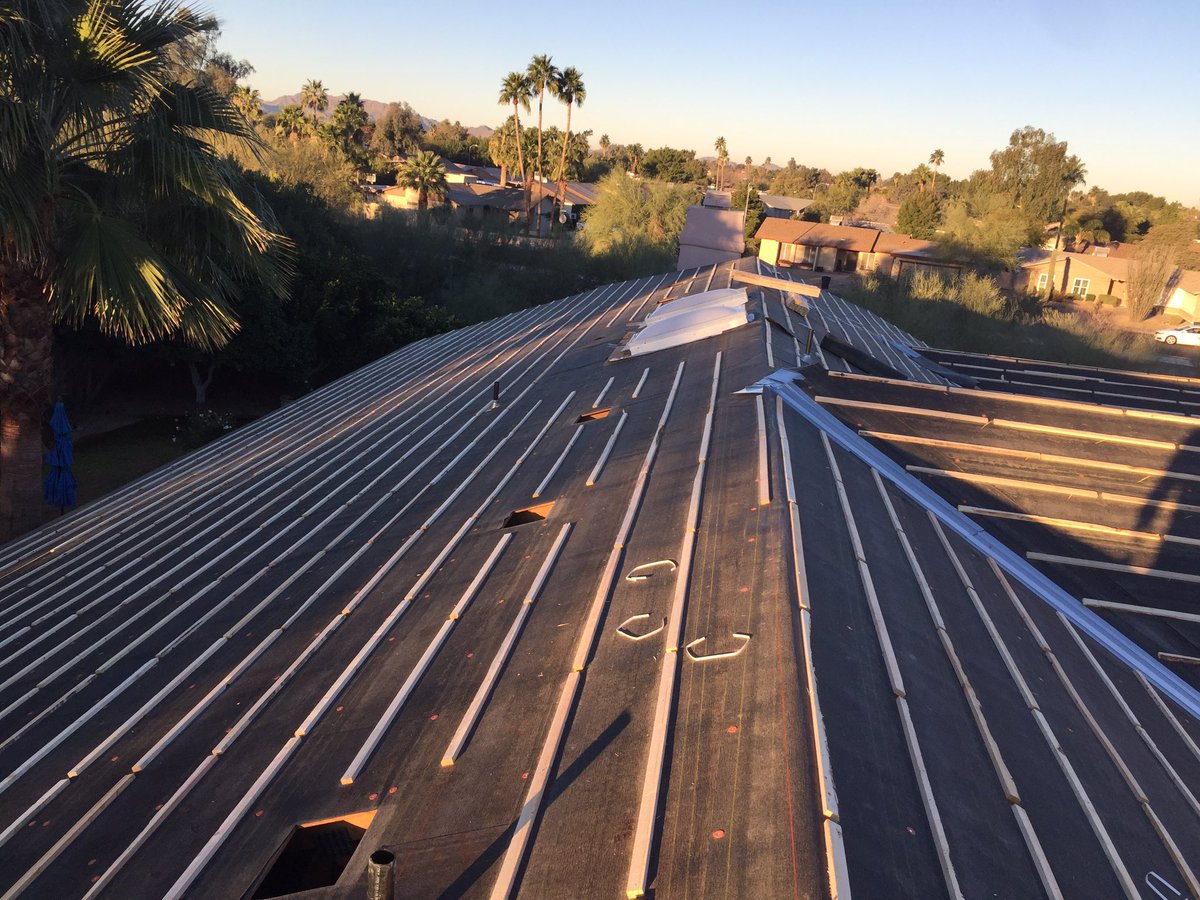 RoofinginAZ's tweet photo. Getting this #roof ready for #tile #scottsdaleroofer #phoenixroofer #temperoofer #mesaroofer #foamroofs #tileroofs #shingleroofs #roofrepair https://t.co/0dLc66eVqn