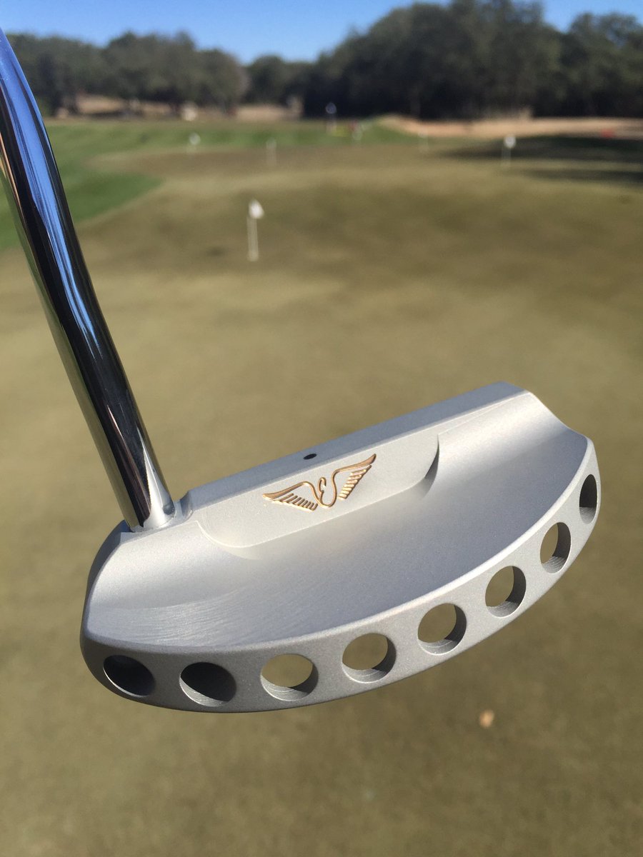 markbentleygolf's tweet photo. 1st time out of the bag &amp; I love you already ❤ #Edel #getfitted #torquebalanced #purposebuilt #aim #speedcontrol #upgradeyourgame https://t.co/xPfGXnHH2L