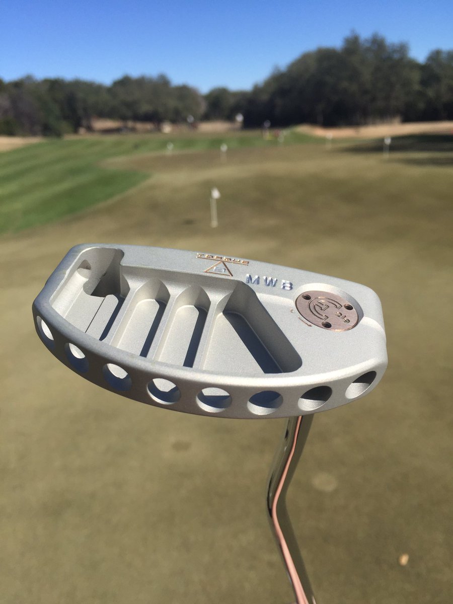 markbentleygolf's tweet photo. 1st time out of the bag &amp; I love you already ❤ #Edel #getfitted #torquebalanced #purposebuilt #aim #speedcontrol #upgradeyourgame https://t.co/xPfGXnHH2L