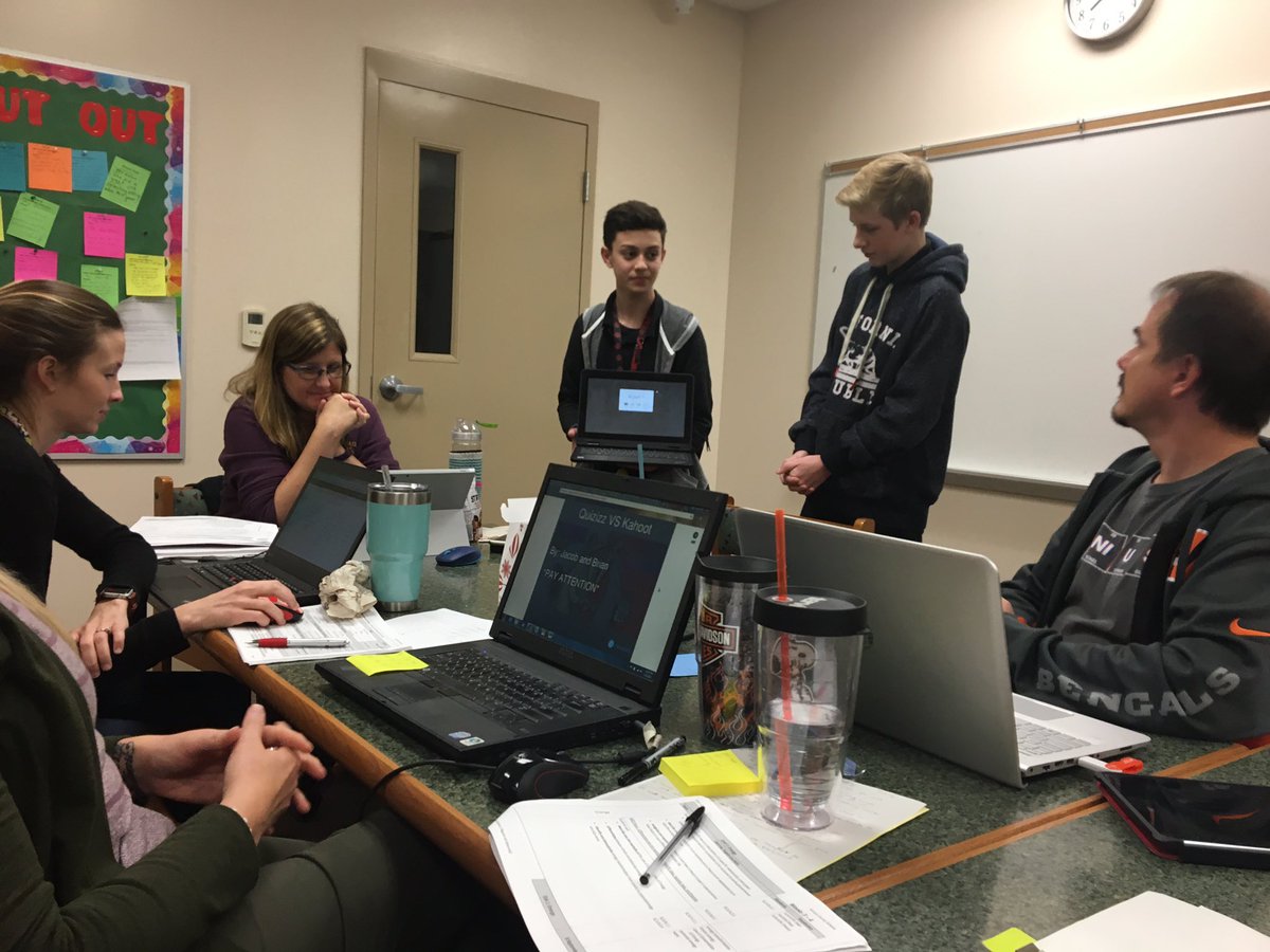 Mind blown! ❤ how <a href="/RSMSGATORS/">River Springs MS</a> has their Ss teach teachers about various tech tools! @MKestoryVCS #teachersarelearnerstoo #alwayslearning