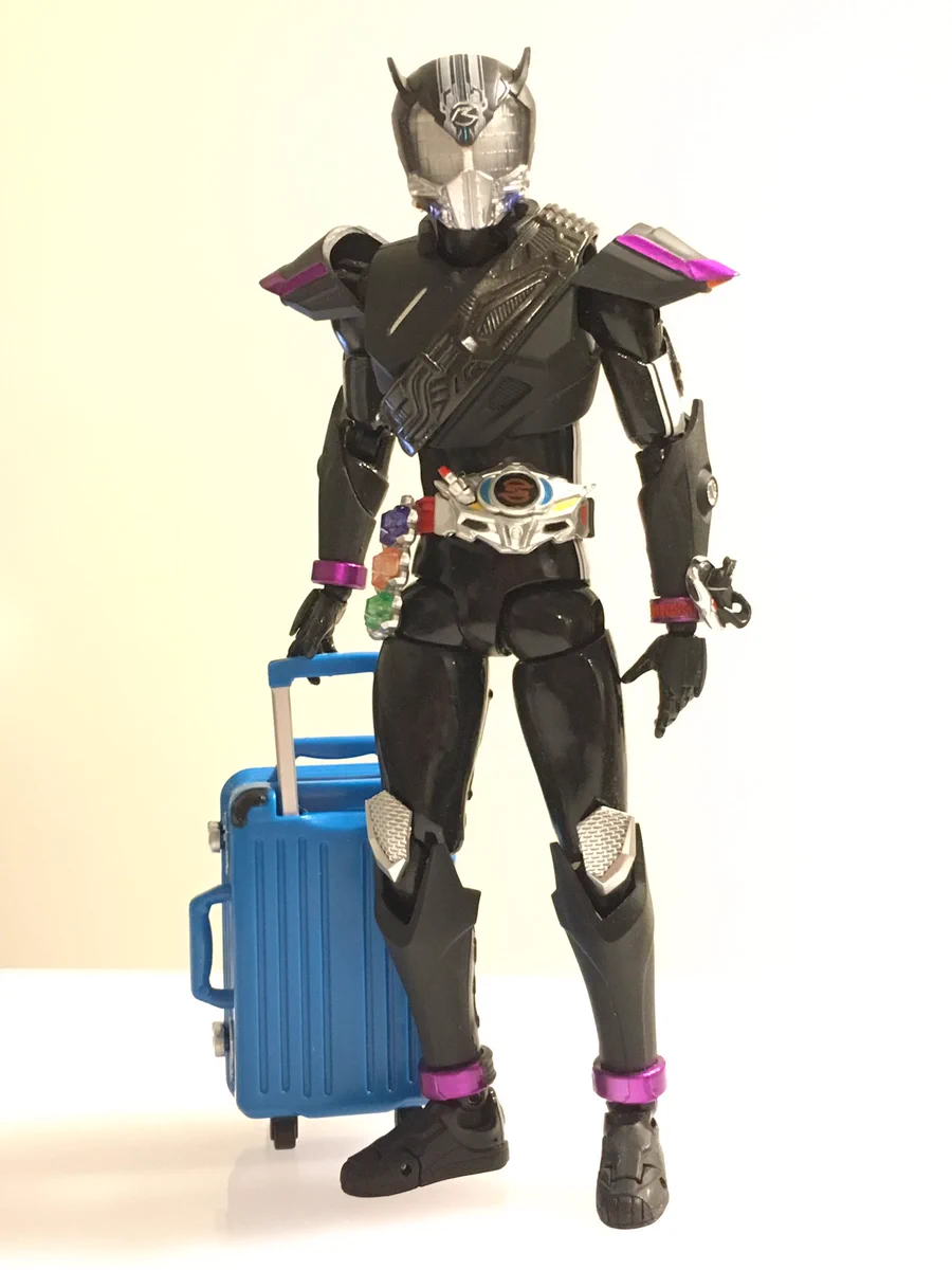 ウルトラマンにキャリーバッグを持たせるだけで、移動中のコスプレイヤ―に変身ｗｗｗ