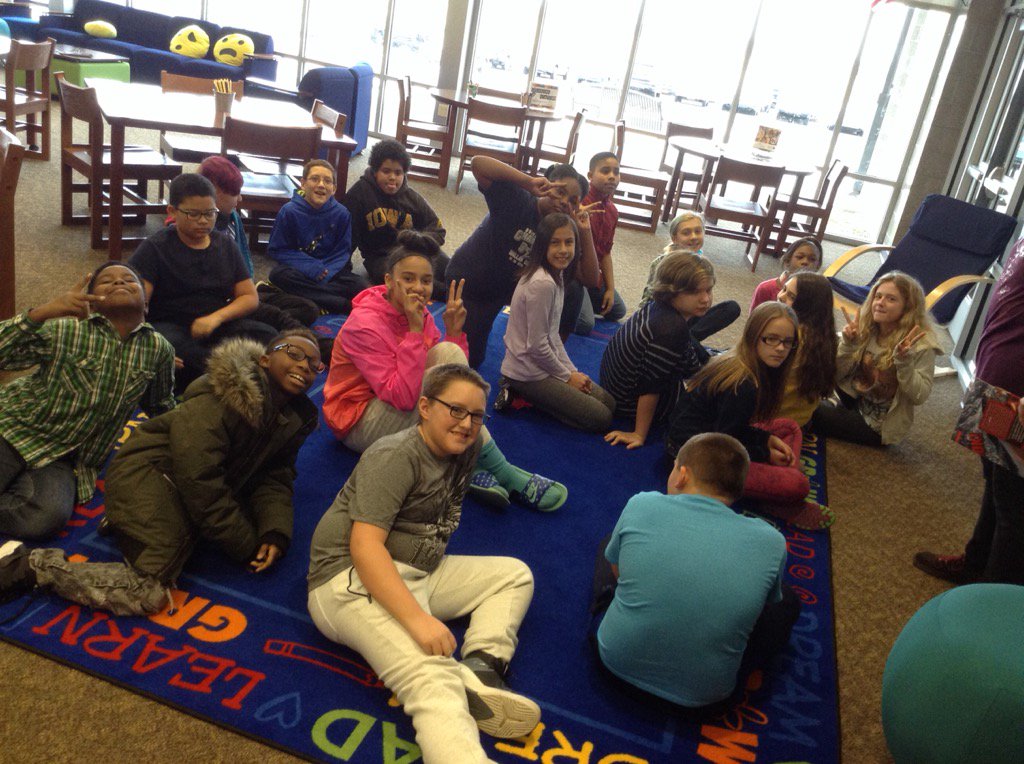MrsChandler6th's tweet photo. Fifth grade loves our library! #LionPride @BattleElem @jeripetre @JECoggs https://t.co/xUvlMh0KhX