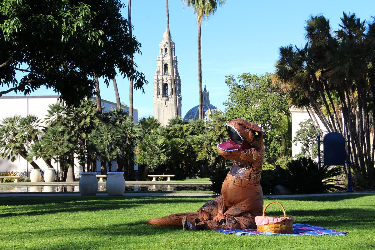 Going to enjoy a beautiful picnic with <a href="/SDNHM/">The Nat</a> today. It's a beautiful day to explore! #dinosaurs #BalboaPark #SanDiego #theNAT #dinosSD