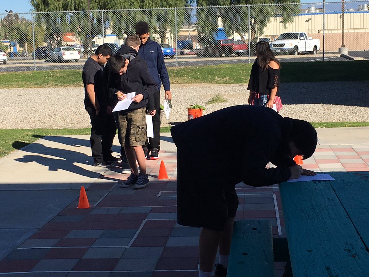 SelleScience's tweet photo. #MarsProject rover races: drivers are plotting and programming the course for the rovers. #flyingacescience @acecharterhigh https://t.co/BYVdvlK8Zp