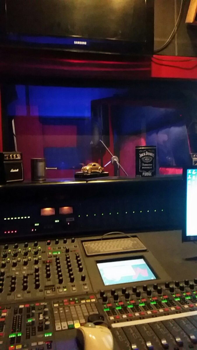 Ready for a busy night of recording !