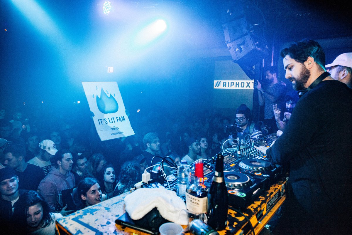 FUXWITHIT's tweet photo. .@HunterSiegel throws star-studded final party at @the_hoxton. 

Take a trip inside: https://t.co/bOgR1atHm2

#RIPHoxton #NoNeon https://t.co/xQ4cPJOAac