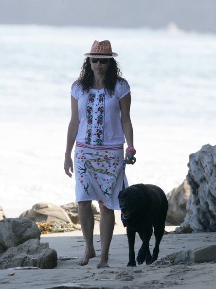 Happy birthday to dog loving singer/songwriter and terrific actor Minnie Driver!  