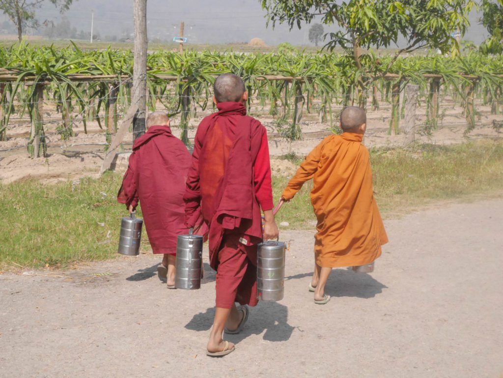 PixThisPost's tweet photo. #Hsipaw #MyanmarTravelBlog for @traveltuesday explorers- launch point for #treks through mountain ethnic villages https://t.co/zxcGdZ3M0I https://t.co/M6kgrTzsMM