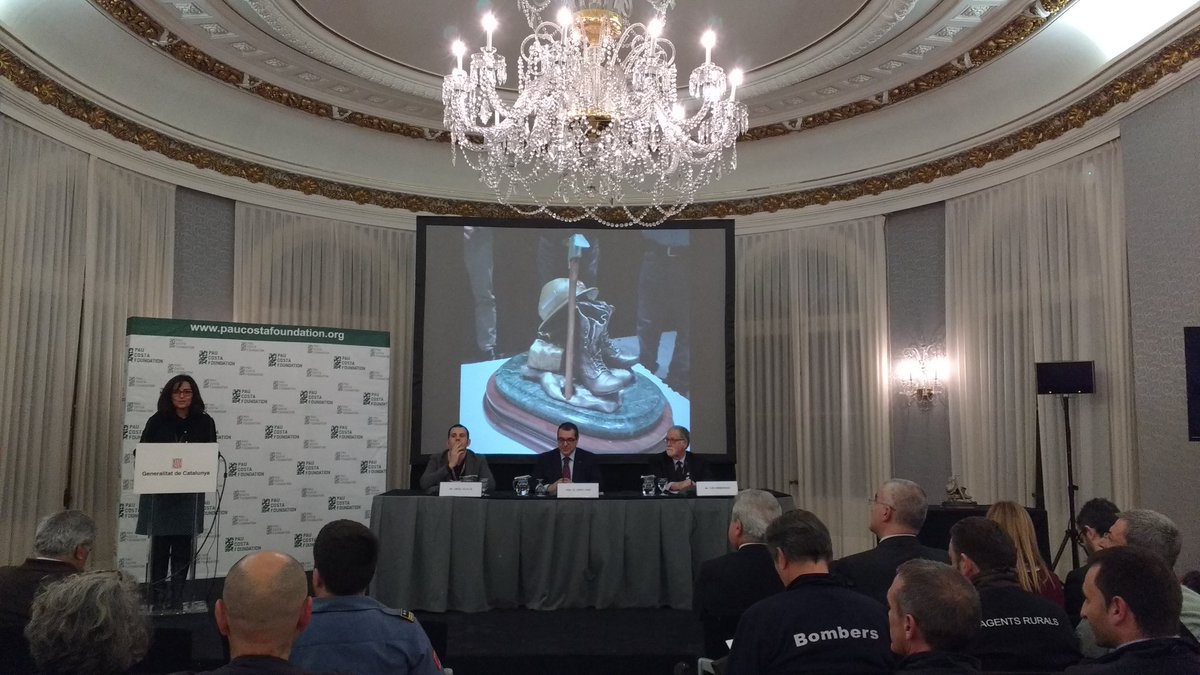 In few minutes, we will know the winner of the 14th Wildland Fire Safety Award... <a href="/IAWF/">IAWF</a>