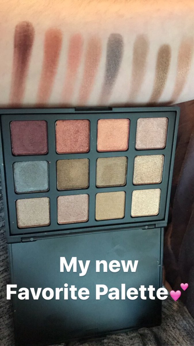 angela_vlogs's tweet photo. My @MorpheBrushes eye shadow palettes arrived!!💕❤️
These colors are gorgeous! https://t.co/bTzf2nbWA5