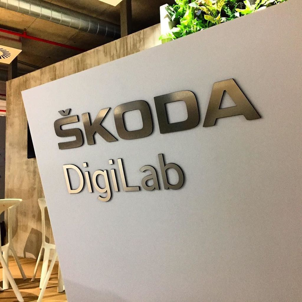 studenik's tweet photo. Smart mobility time with @skodacr #skodadigilab #ceehacks #hackathon https://t.co/k8v5NaUbab https://t.co/kIQjgr51y1