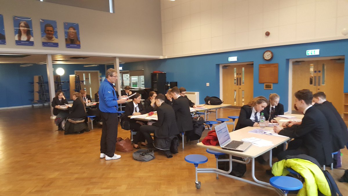 ColeshillPE's tweet photo. Year 11 GCSE PE going through some exam practice with our very own edexcel guru Richard Jones #6markQuestions https://t.co/tLb59vceHq