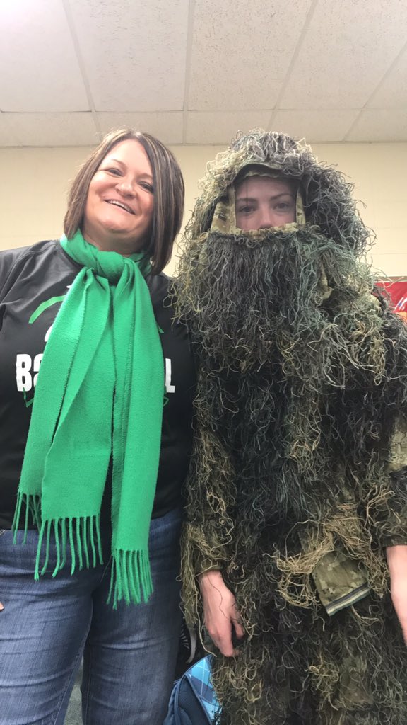 DLynchVbMath's tweet photo. Love the school spirit! #crazygreen #crazycamo #pcgbb #pccsk12 https://t.co/xMWZlBZ8ha