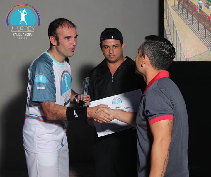 tdpadel's tweet photo. Así se inauguró el @journeypadel en Cancún con la presencia de grandes nombres como Lahoz, Maxi Sanchez, Allemandi ...
Suerte 🍀 
#ElPádelUne https://t.co/ROEINX7RS0