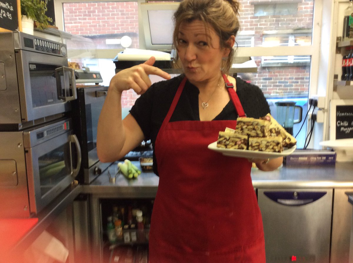 beanrush's tweet photo. Ooohhhh says Jenny #WestMalling #rockyroad #cake #beanrush https://t.co/7Wy3clAdhi