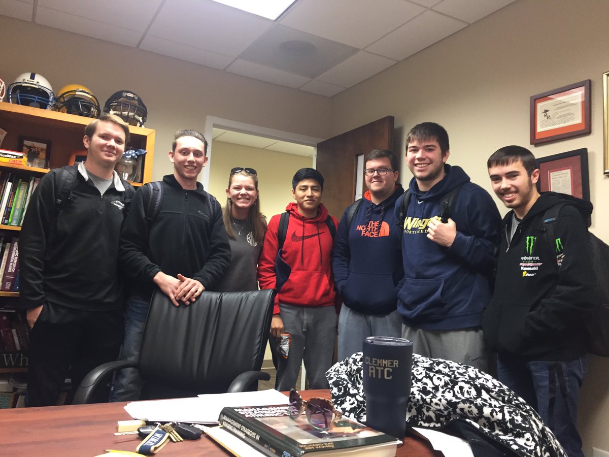 dr_clemmer's tweet photo. How many WUAT students can fit in Dr. Clemmer's office? #clinicalquestions https://t.co/XhsMoBE4gH