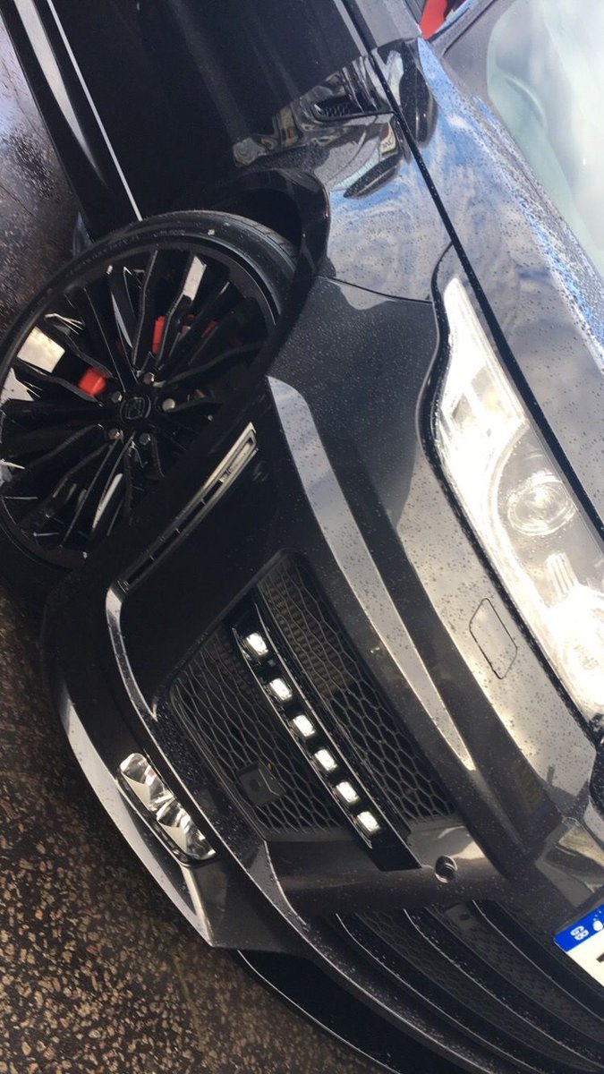 ImperialsLtd's tweet photo. The #UltimateStyling Kit in this colour 😍 https://t.co/3zKUrVH5RF https://t.co/Gp3g2xvZqi