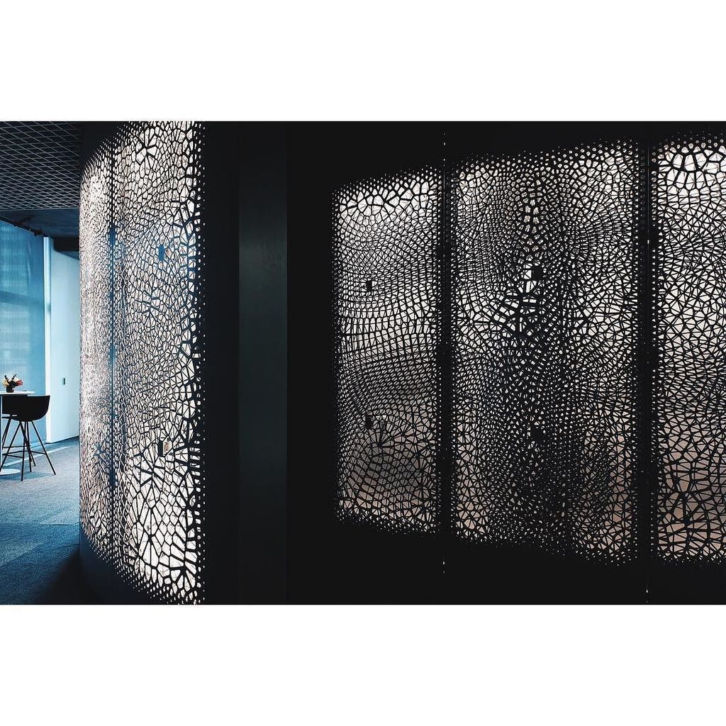 SynthesisDNA's tweet photo. Great new shots from @jeffmaeshiro of our #DataMoire feature wall designed in collaboratio… https://t.co/FHUBKky2Ap https://t.co/mW3Ki3DPkU